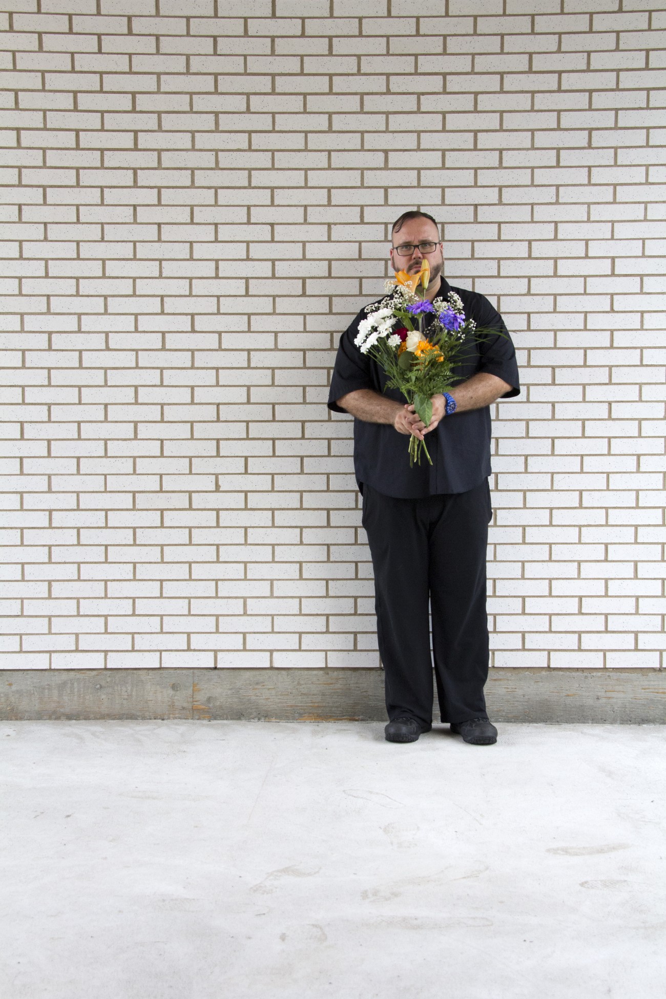 Steve Giasson. Performance invisible n° 10 (Commettre une maladresse volontairement). Performeur : Steve Giasson. Crédit photographique : Daniel Roy. 18 juillet 2015.